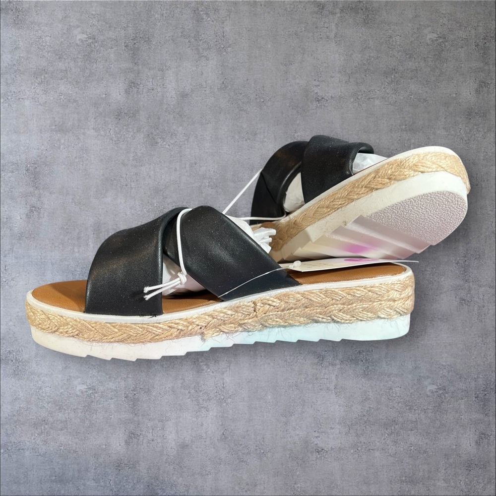 Black Heeled Memory Foam Carin Sandals with Flexible Outsole Woven look sides - Picture 4 of 12
